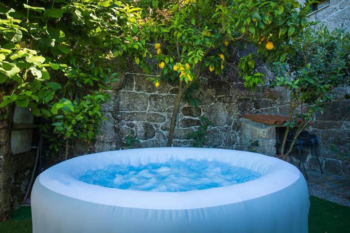 Casa de férias para 3 pessoas, com Terraço e Jacuzzi e ainda Jardim em Terras de Bouro