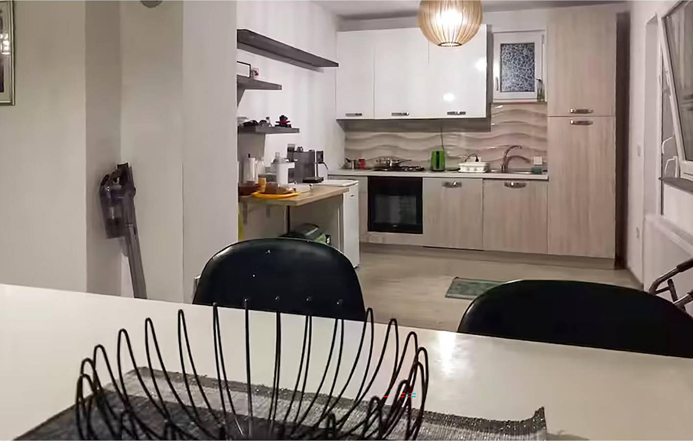 Modernes Apartment mit 2 Schlafzimmern, Pool, WLAN und Parkplatz in der Nähe des Flusses Glogovica in Brod-Posavina