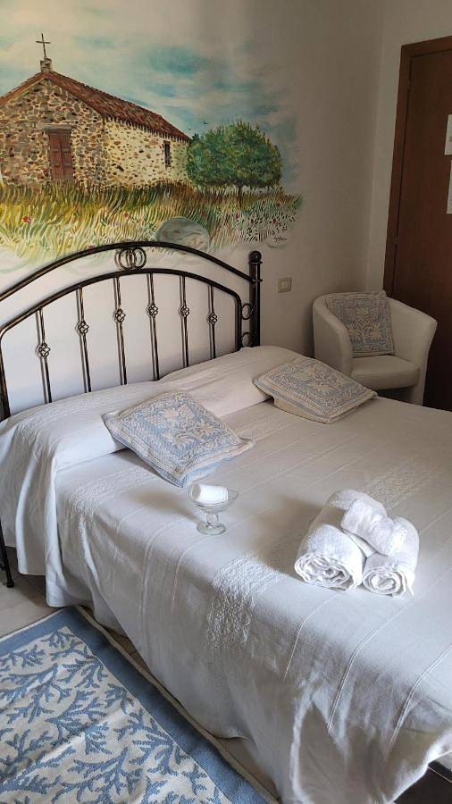 Chambre d’hôte pour 2 personnes, avec vue et jardin, animaux acceptés à Muravera - 4