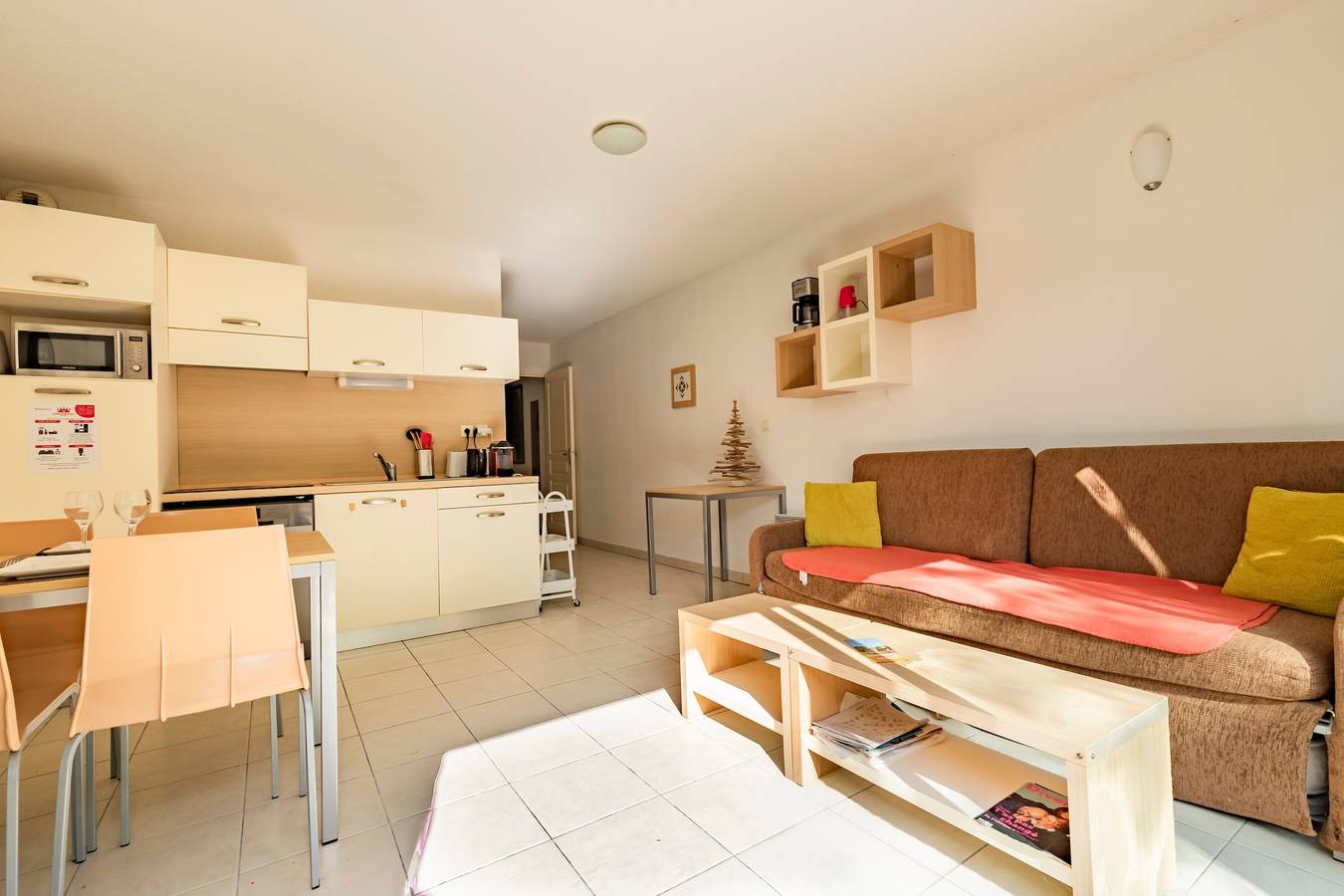 Appartement entier, Casa Jouarres - Appartement avec terrasse privée in Azille, Région de Carcassonne