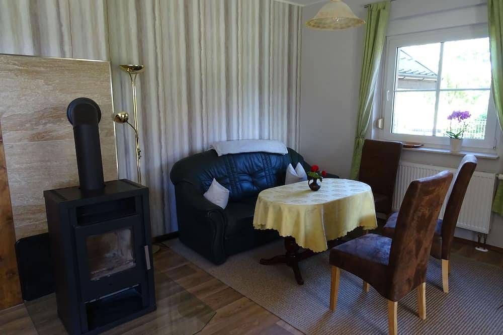 Ganze Wohnung, Ferienwohnung mit Seeblick in Fürstensee, Neustrelitz