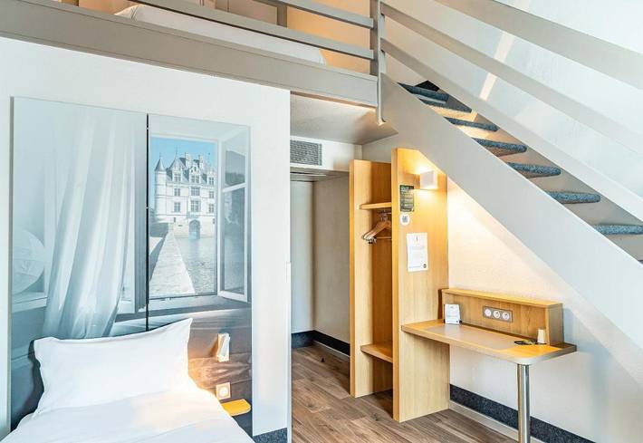 Hôtel pour 3 personnes, avec terrasse, animaux acceptés à Saint-Avertin - 2