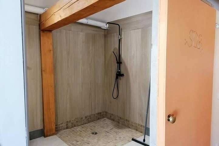 Location de vacances pour 8 personnes, avec piscine ainsi que jardin et terrasse à La Penne - 4