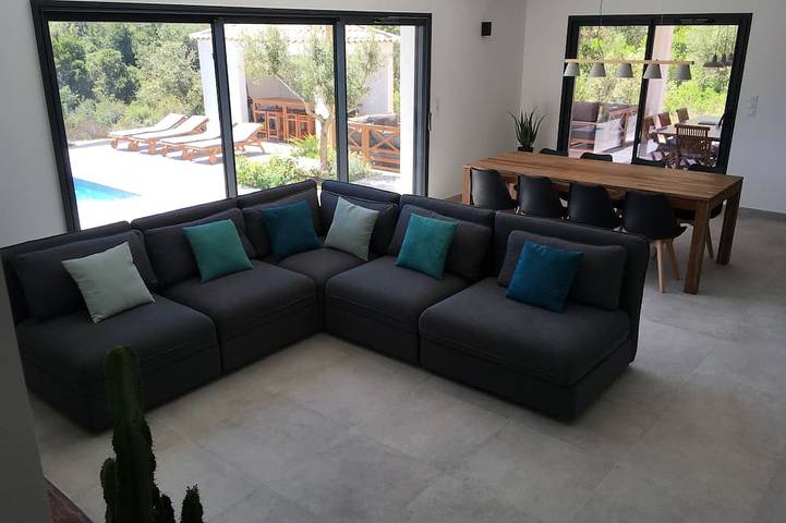 Villa pour 8 personnes, avec jacuzzi ainsi que jardin et terrasse à Bonifacio - 4