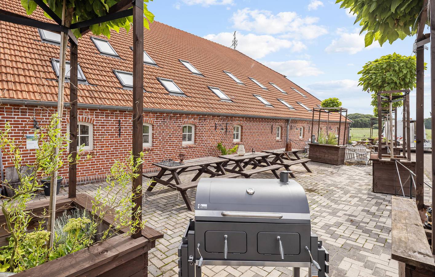 Ganze Ferienwohnung, Apartment mit Flussblick, Terrasse und Parkplatz - Wifi und TV inklusive in Detern, Nordseeküste