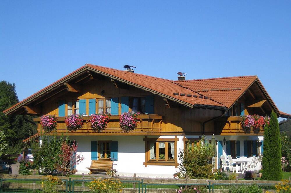 Ganze Wohnung, Gepflegtes Haus in ruhiger, sonniger Ortsrandlage mit Bergblick - 3 Sterne Dtv in Pfronten, Bayerisch Schwaben
