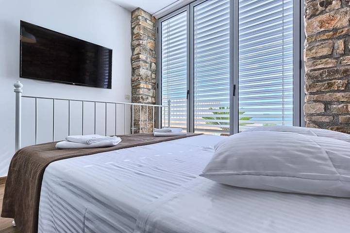 Villa pour 12 personnes, avec terrasse ainsi que jardin et sauna à Jezera - 4