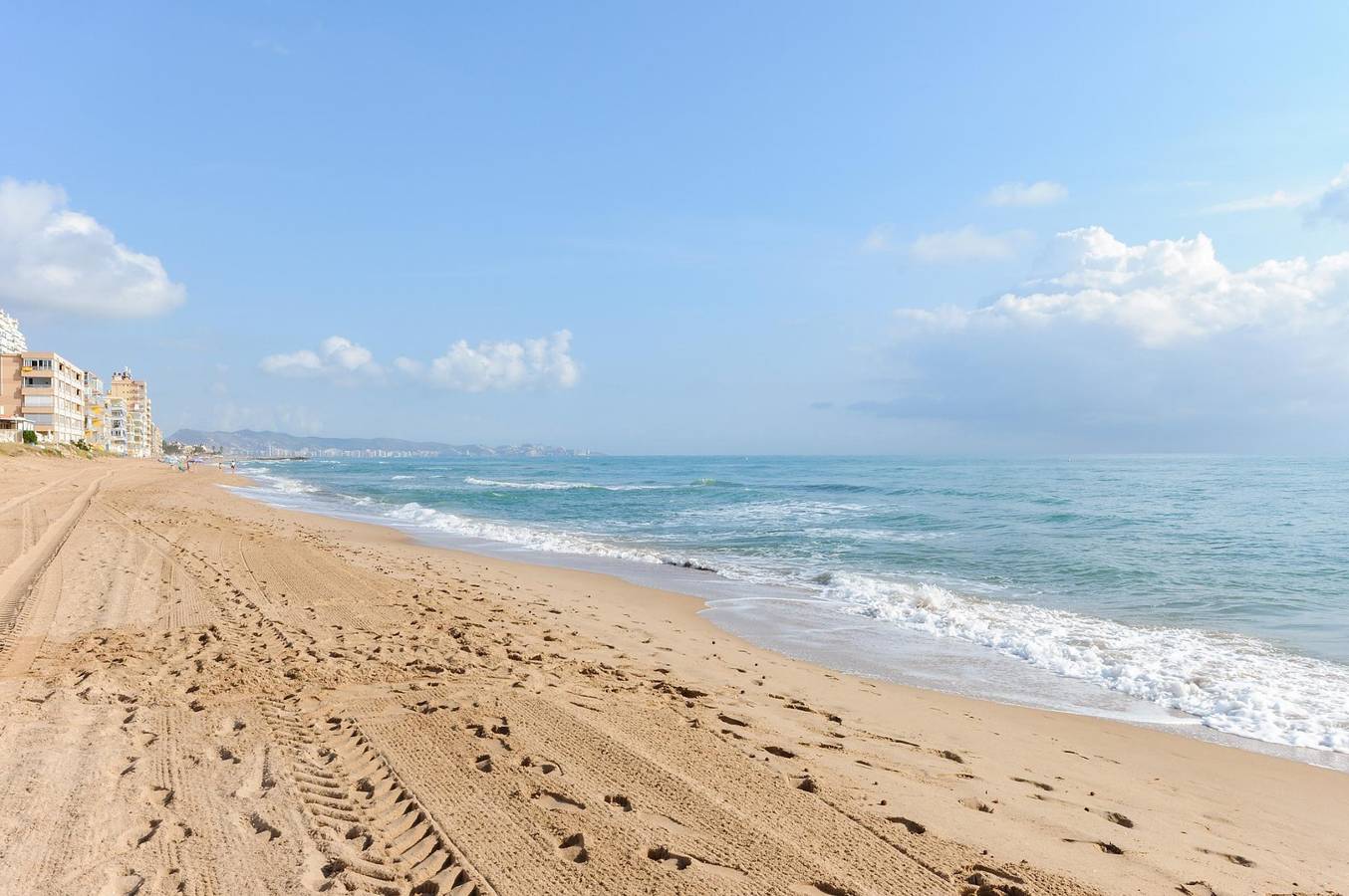 Apartamento vacacional entero, Turia - Moderno apartamento en primera línea de playa in Playa de Tavernes de la Valldigna, Tabernes de Valldigna