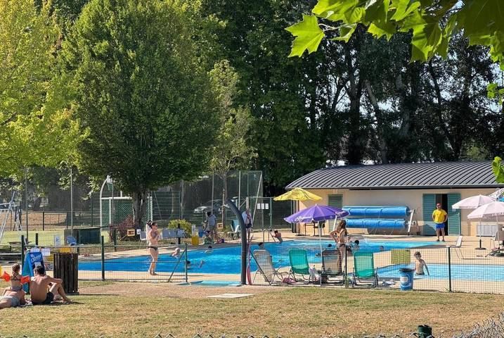 Camping pour 3 personnes, avec Terrasse ainsi que Jardin et Piscine dans la Sarthe - 3