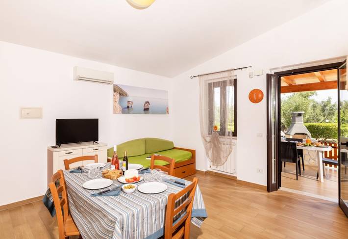 Location de vacances pour 6 personnes, avec terrasse ainsi que piscine et jardin, animaux acceptés à Vieste - 4