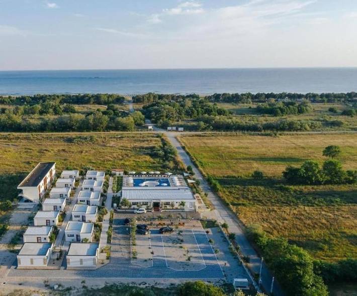 Bungalow für 4 Personen, mit Pool und Garten sowie Kinderpool, kinderfreundlich in Montenegro