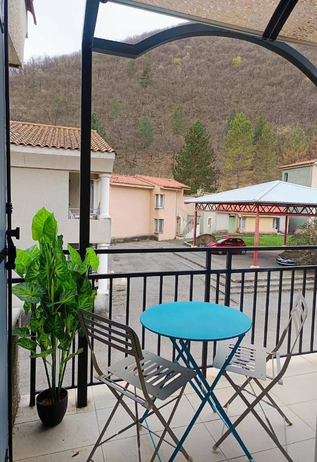 Gîte pour 2 personnes, avec balcon ainsi que piscine et vue, animaux acceptés dans Thermes de Digne les Bains - 4
