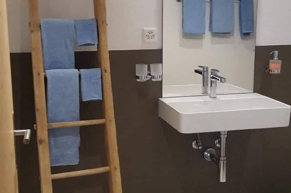 Ganze Wohnung, Ferienwohnung Bergün / Bravuogn für 1 - 4 Personen - Ferienwohnung in Bergün, Engadin