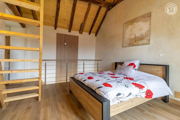 Gîte pour 6 personnes, avec jacuzzi ainsi que jardin et terrasse à Saint-Genix-sur-Guiers - 3
