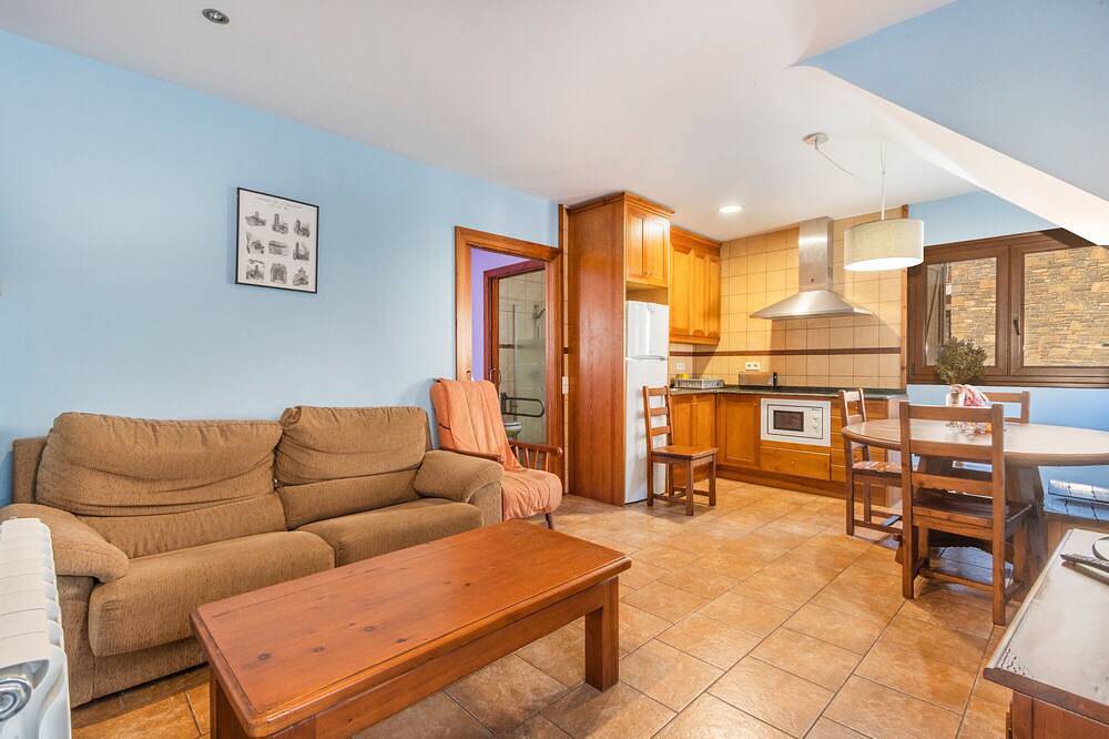 Entire apartment, Apartment 'El Paller' with Mountain View and Private Garden in Durro, La Vall de Boí