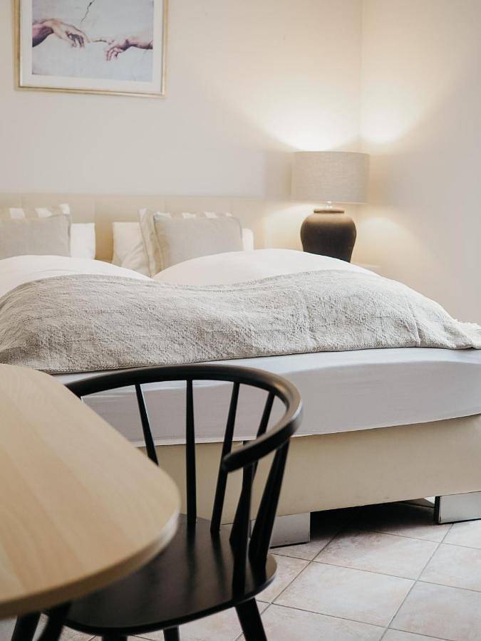 Alojamiento y desayuno para 5 personas, con Terraza y Jardín además de Vistas al lago y Vistas en Luxemburgo