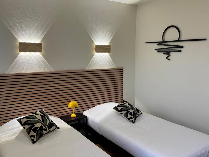 Hôtel pour 2 personnes, avec vue ainsi que jardin et piscine à Tournus - 4