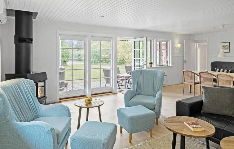 Five-Bedroom Holiday Home in Hummingen, Dannemare