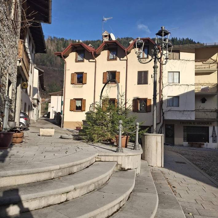 Location de vacances pour 10 personnes, avec Terrasse ainsi que Jardin et Vue à Arta Terme