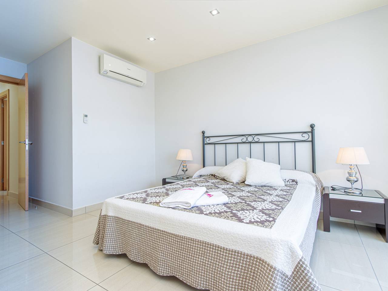 Kanalvilla mit privatem Pool und Studio in Empuriabrava in Empuriabrava, Oberampurien