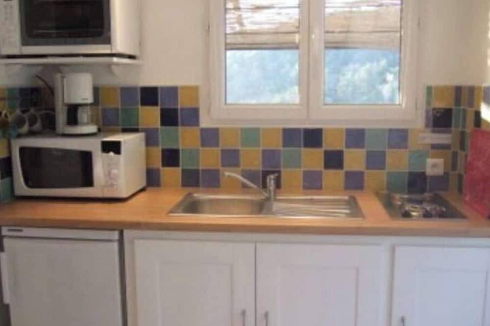 Entire apartment, Small independant Condo French riviera in Le Tignet, Cannes region