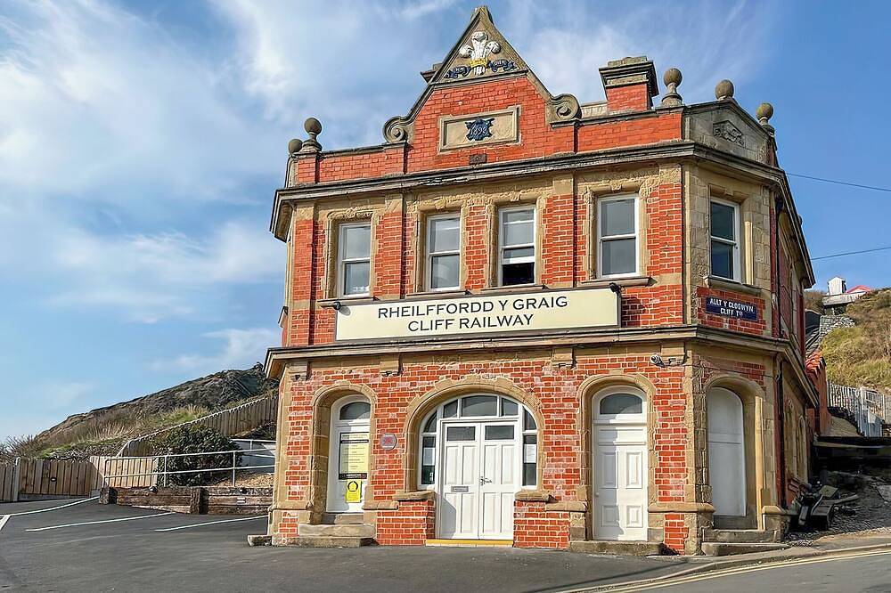 Cliff Railway Apartment in Aberystwyth, Cardigan Bay
