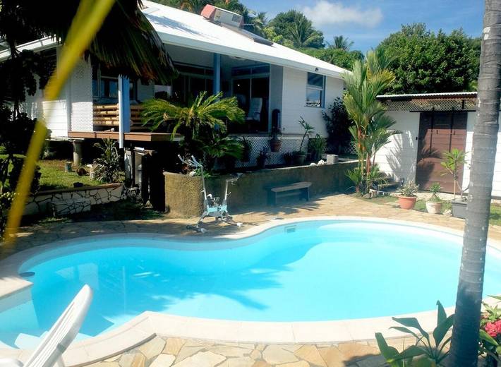Location de vacances pour 4 personnes, avec jardin ainsi que piscine et vue dans Mahina