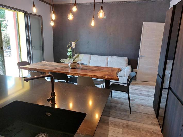 Location de vacances pour 8 personnes, avec balcon et jacuzzi à Lucinasco - 2