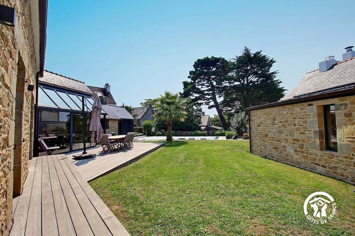 Gîte pour 8 personnes, avec jardin ainsi que piscine et terrasse à Larmor-Baden - 2