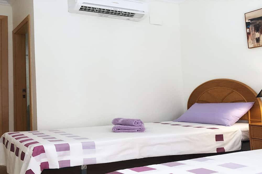 Apartamento entero, Ático 4 pers : terraza, espléndidas vistas al mar, montaña y golf. in La Sella, Pedreguer