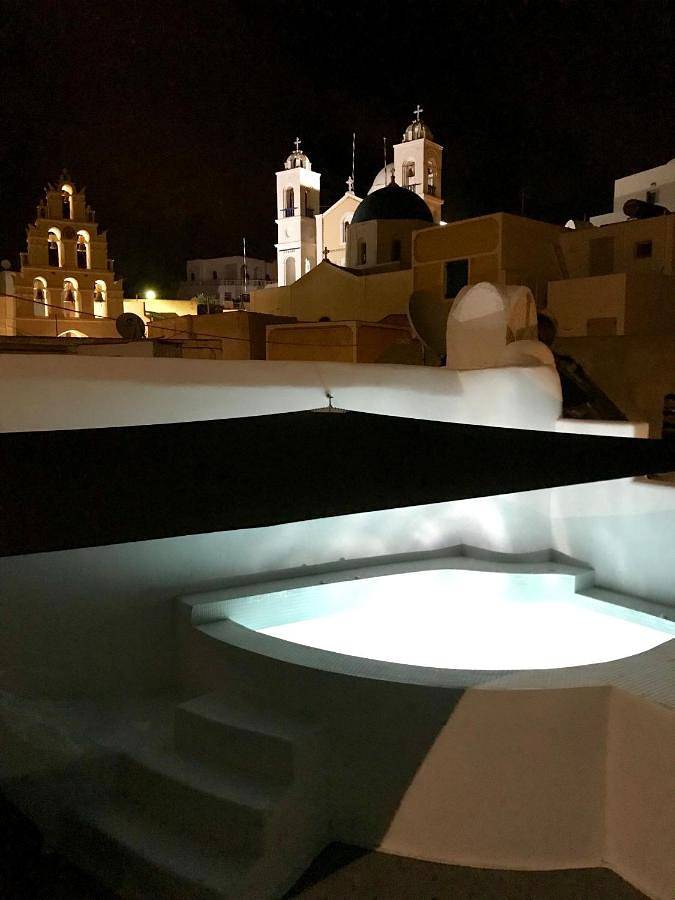 Gîte pour 2 personnes, avec vue ainsi que jardin et piscine, animaux acceptés à Megalochori - 3