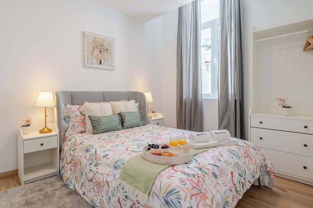 Bright Homes w/ Patio & Jacuzzi in Porto, Porto Distrikt