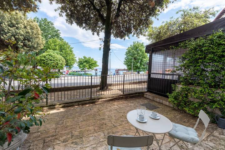 Apartament wakacyjny dla 3 osób, z balkon/ taras w Ika
