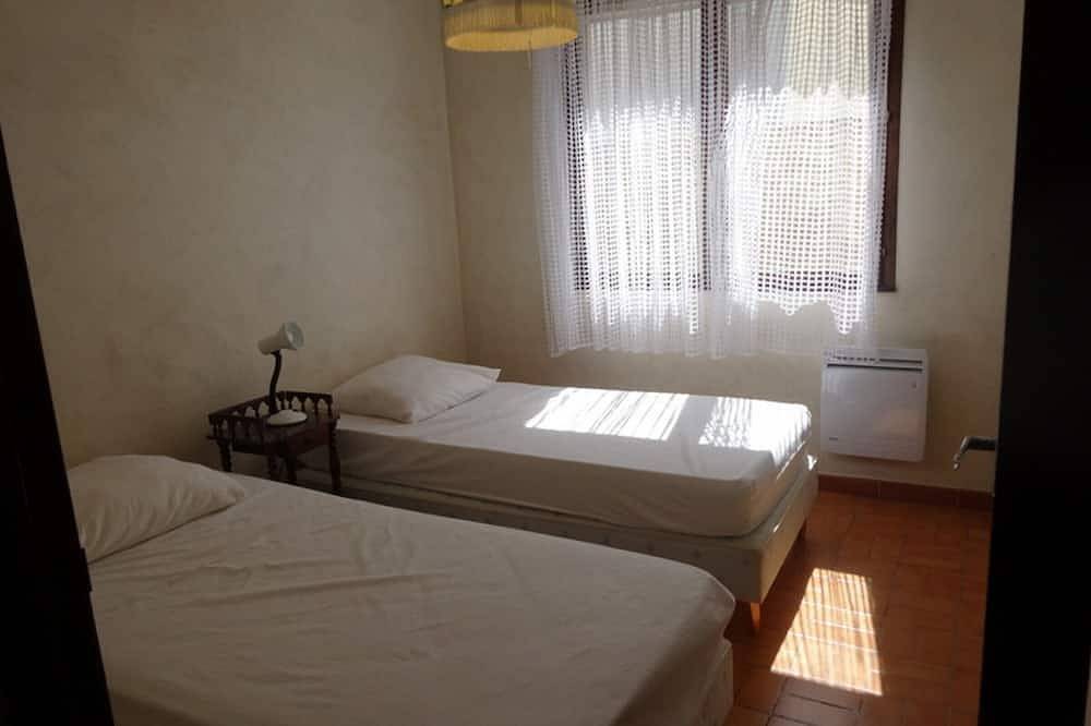 Einzelchalet für 6-7 Personen mit Grill, Terrasse, Parkplatz, Haustiere erlaubt in Gruissan in Gruissan (Ville), Gruissan
