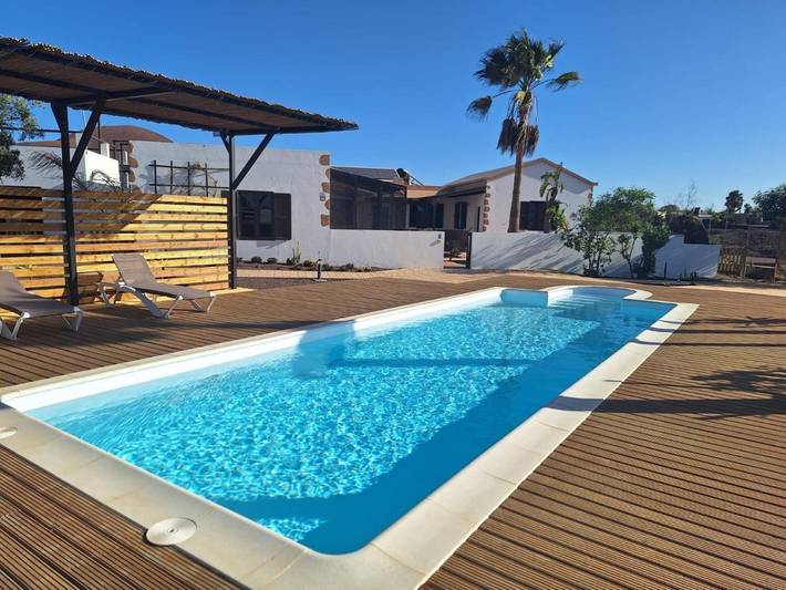 Ferienwohnung für 3 Personen, mit Pool und Ausblick sowie Garten - 1