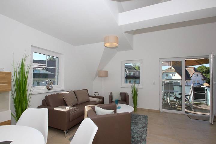 Ferienwohnung für 5 Personen, mit Balkon und Pool sowie Sauna in Lobbe - 4
