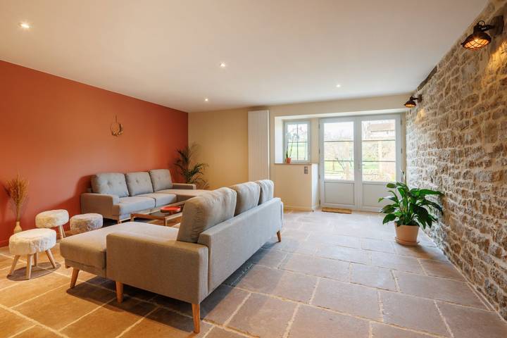 Gîte pour 15 personnes, avec terrasse dans le Jura - 3