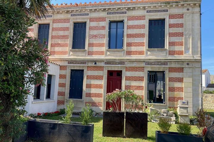 Location de vacances pour 8 personnes, avec jardin à Saint-Pierre-d'Oléron