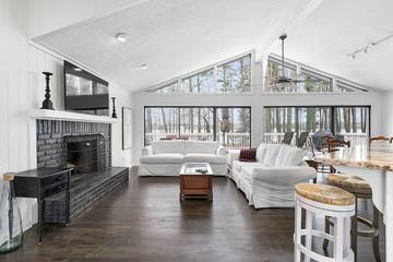 Vacation House for 10 Guests in Lake Lanier, Georgia, Picture 2
