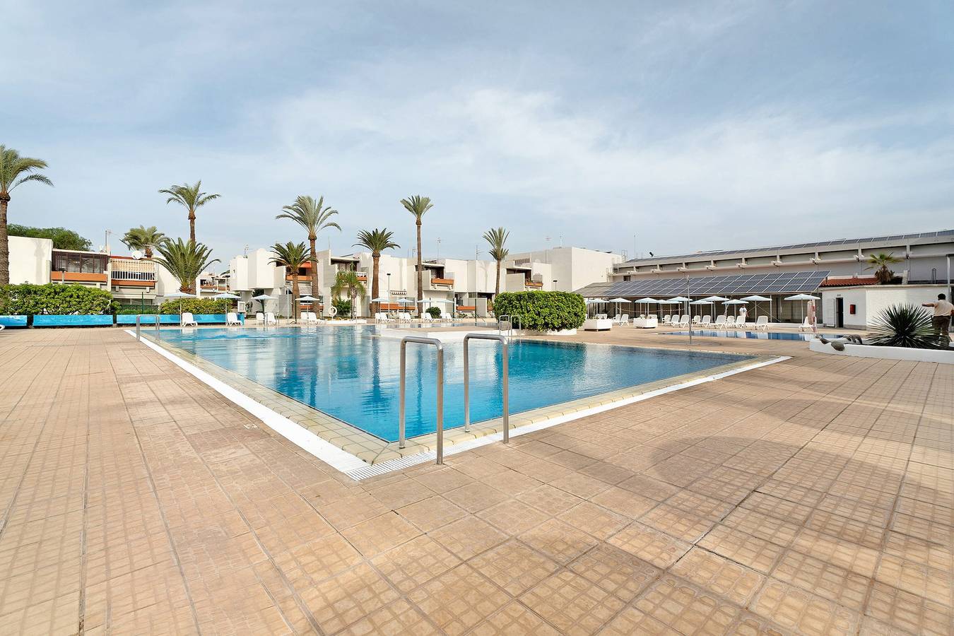 Ferienhaus 'Summer Terrace Paradise' mit Bergblick, Gemeinschaftspool und Wlan in Costa del Silencio, Arona
