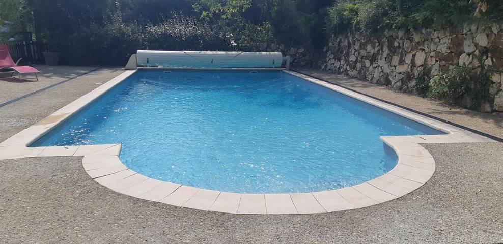 Maison de vacances pour 8 personnes, avec Terrasse et Jardin ainsi que Piscine et Vue à Quinson