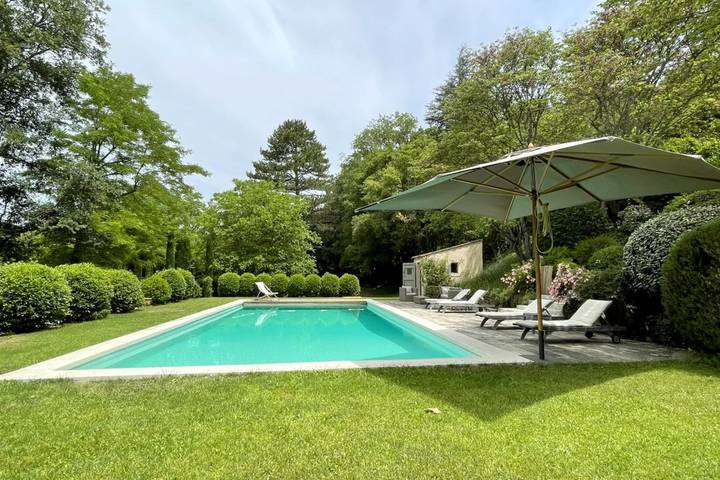 Location de vacances pour 8 personnes, avec piscine ainsi que jardin et terrasse à Cadenet - 3