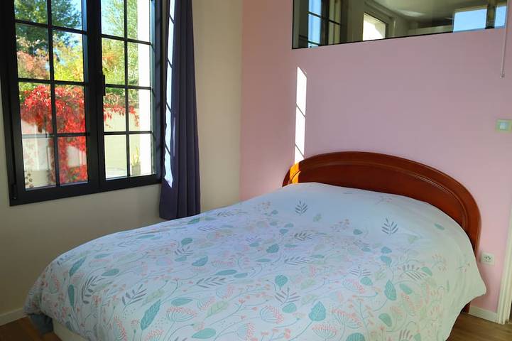 Location de vacances pour 4 personnes, avec terrasse et jardin à Lormont - 2