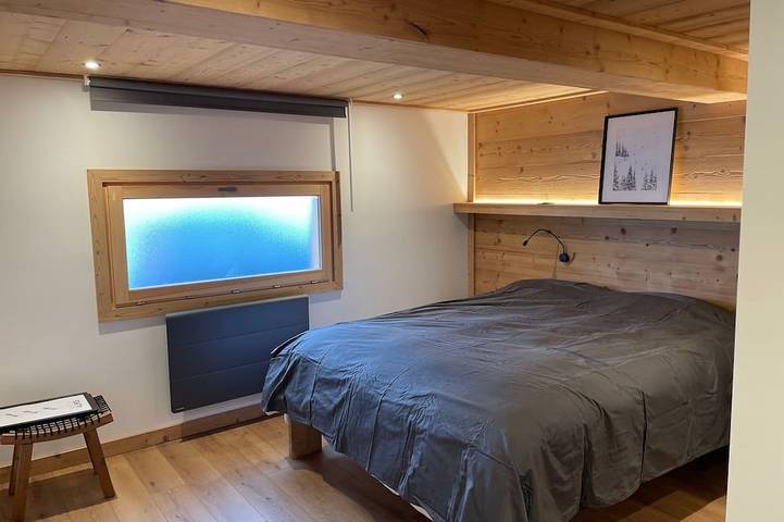 Charmant Chalet tout comfort 16 personnes, terrasse plein sud à 380 m Des Pistes in Montgenèvre, Région de Briançon