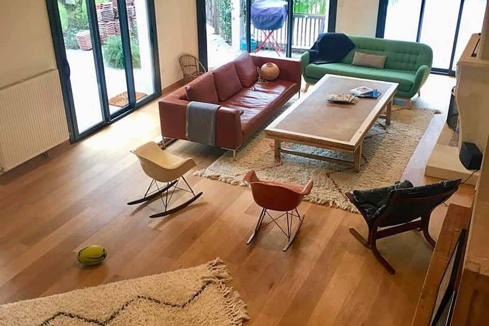 5-bedroom house with pool in Bordeaux. in Caudéran (Bordeaux), Bordeaux