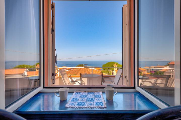 Appartamento intero, Appartamento 'Appartamento Con Vista Mare Chiessi' con vista mare, balcone e aria condizionata in Chiessi, Marciana