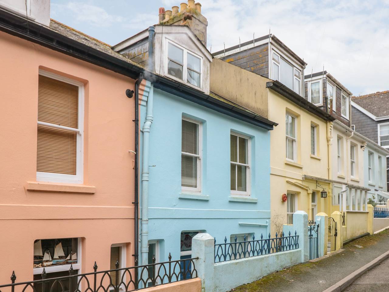 5 Fairview Road in Dartmouth, Devon