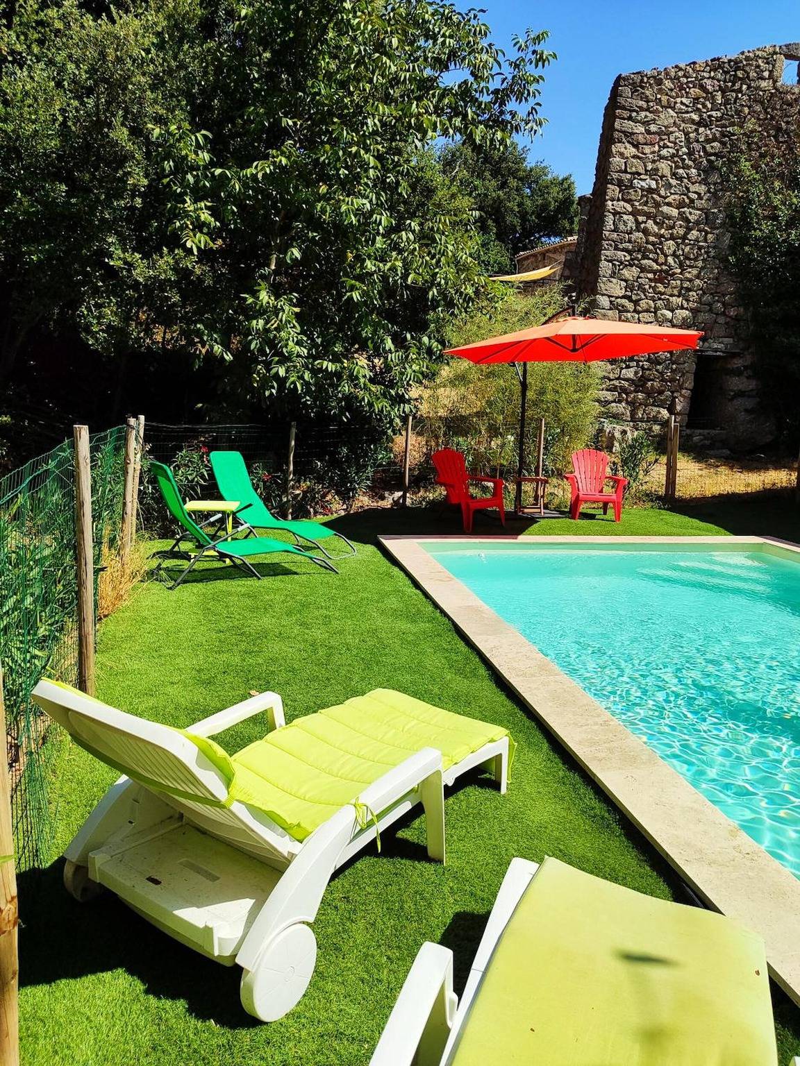 Ganze Wohnung, Appartement „Les Mimosas Gite Du Mas Haut“ mit Bergblick, Wlan und Klimaanlage in Saint-Jean-du-Gard, Cevennen