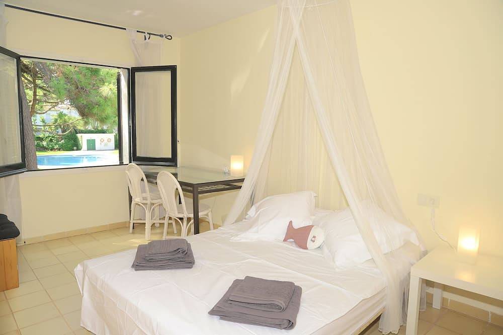 Maison Avec Jardin, Piscine, Proximité Plage, Golf in Pals, Costa Brava