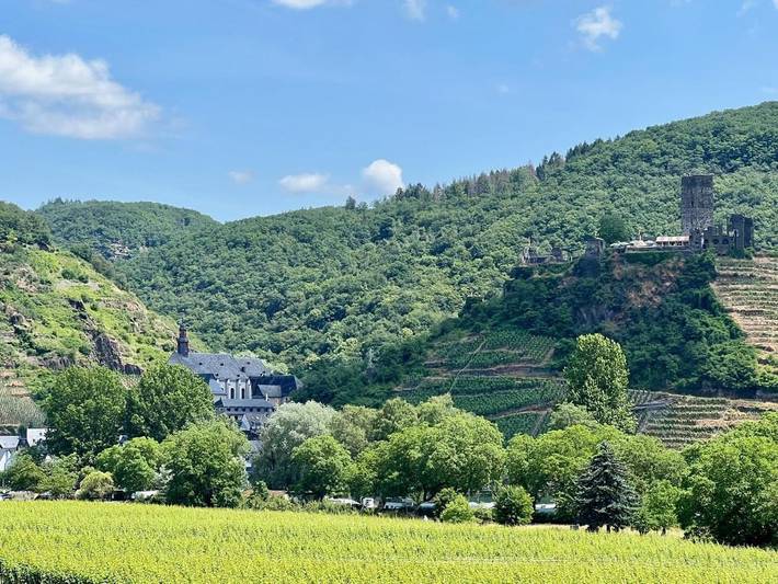 Ferienwohnung für 2 Personen, mit Terrasse und Ausblick in Ellenz-Poltersdorf